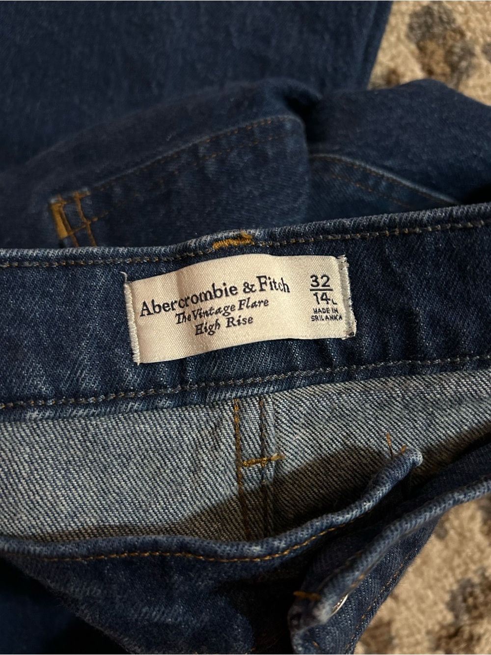 Abercrombie & Fitch LONG High-Rise Vintage Flare Jeans in Dark Blue